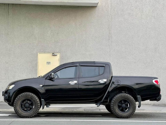 2013 Mitsubishi strada 2.5 glx v