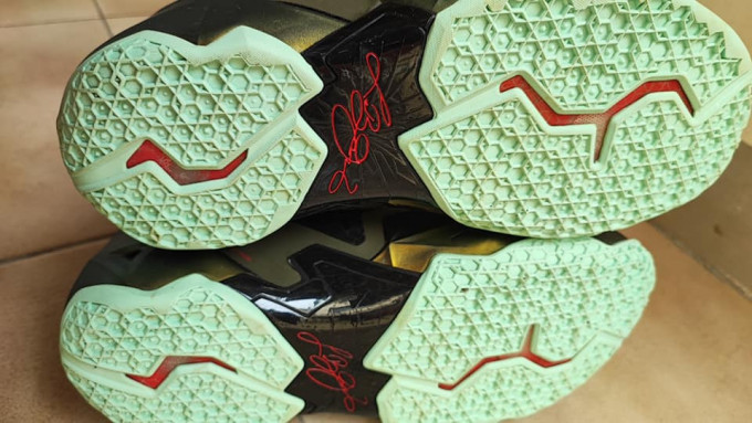 Lebron 11 parachute gold(ORIGINAL)