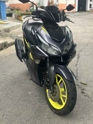 2022 Yamaha aerox v2 non abs y-connect