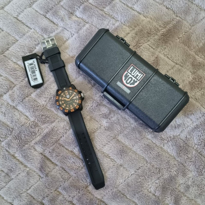 𝗟𝘂𝗺𝗶𝗻𝗼𝘅 𝗡𝗮𝘃𝘆 𝗦𝗲𝗮𝗹  𝗦𝘄𝗶𝘀𝘀 𝗤𝘂𝗮𝗿𝘁𝘇 𝗪𝗮tch