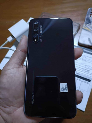 HUAWEI NOVA 5T