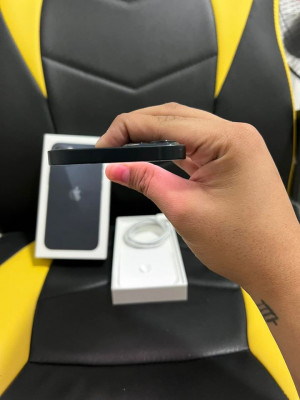 Iphone 13 128gb 5days old