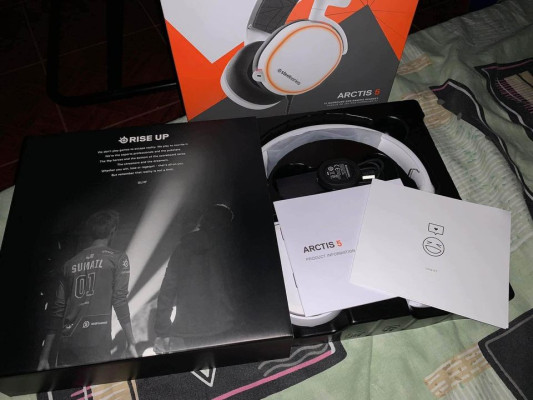 SteelSeries Arctis 5 White 2019 Edition Gaming Headset