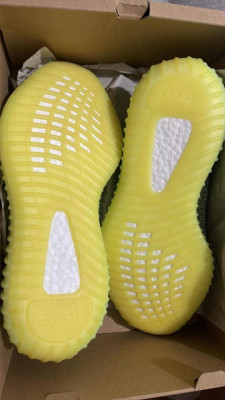 Yeezy 350 V2 YeezReel