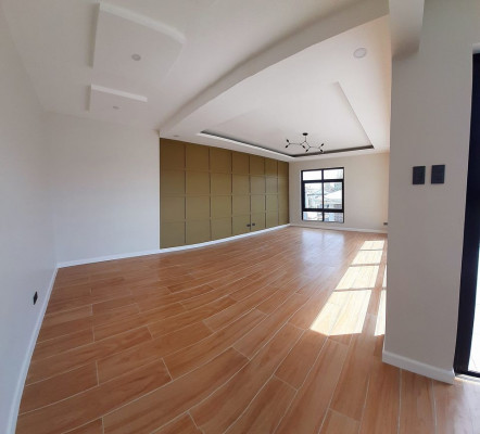 Greenwoods Pasig Corner House For sale