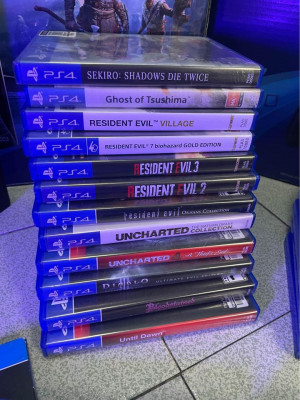 PS4 pro 1tb complete with 2 orig controller