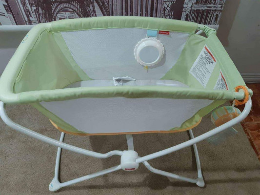 Fisher-Price Rock Me Bassinet