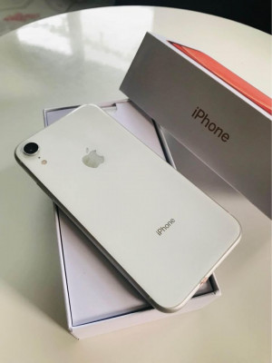 IPHONE XR 64GB