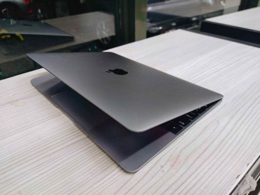 Macbook 12 2016 Retina 8GB RAM 256GB SSD