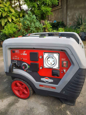 Briggs and Stratton 6500w QuietPower series silent inverter generator with CO gu