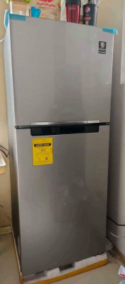 SAMSUNG DIGI INVENTER REFRIGERATOR 4ft