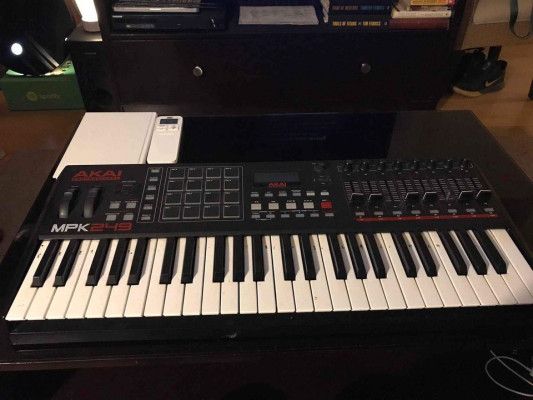 AKAI MPK249 Usb/Midi keyboard controller