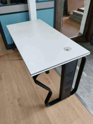 HEAVY DUTY OFFICE TABLE