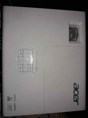 Acer P1173 Projector