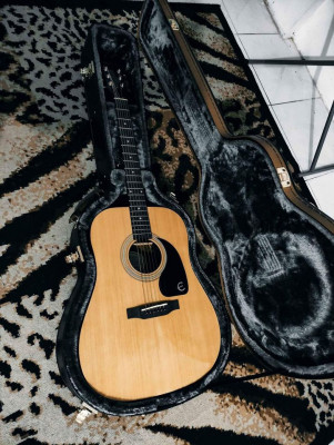 Epiphone DR-100 Full-sized Mahogany Dreadnought Acoustic Guitar