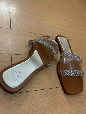 Size 5 Zara Flats