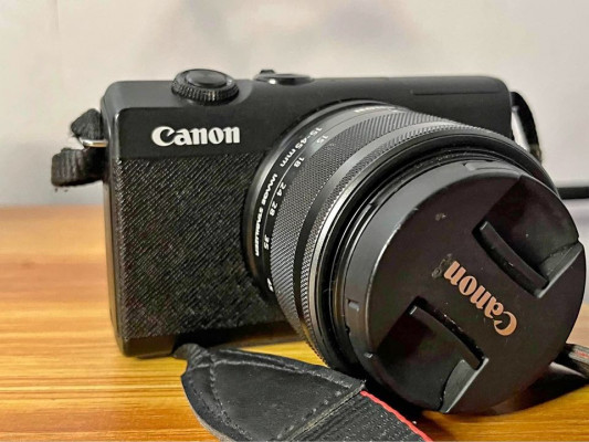 CANON EOS M200 Mirrorless Camera