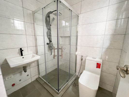 Exceptional Bright House and Lot for Sale near Mindanao Ave.