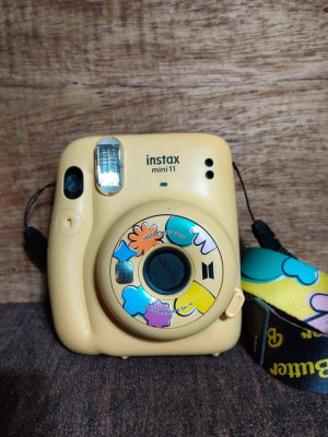 Secondhand Instax Mini 11bts