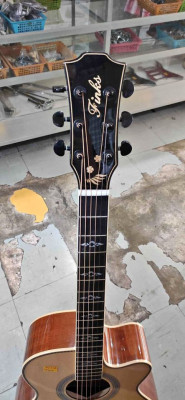 FINKS ACOUSTIC GUITAR