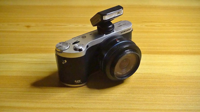 Rush Samsung NX300 Mirrorless Camera WIFI NFC with 16mm Pancake Lens