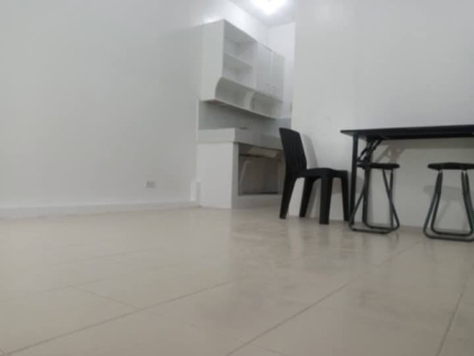 RUSH FOR SALE APARTMENT 8 DOORS