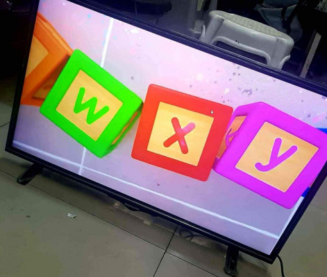 Smart tv 32 inches Skyworth