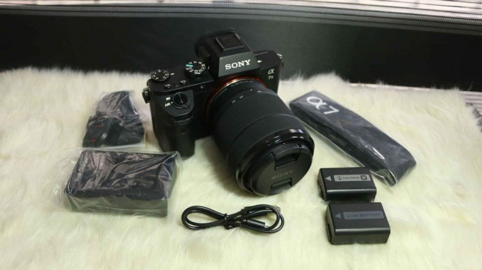 Sony A7ii with 28-70mm Kit Lens (22k SC)(Mint Condition)(Lots of Freebies)