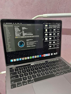 MACBOOK PRO 2019 w/ TOUCHBAR