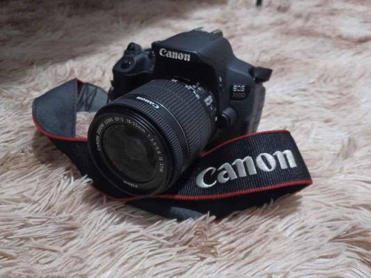 Canon EOS 700D