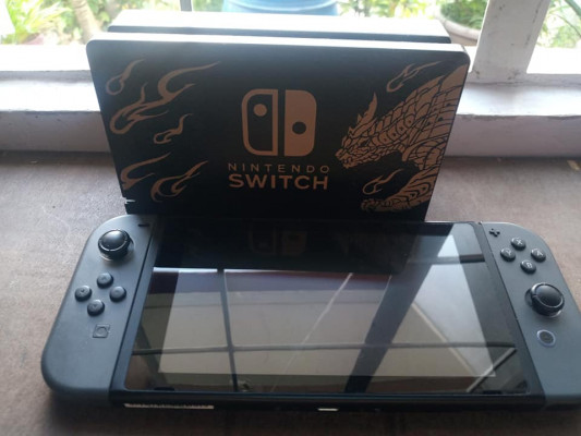 NINTENDO SWITCH V2