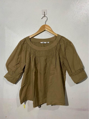Uniqlo Top