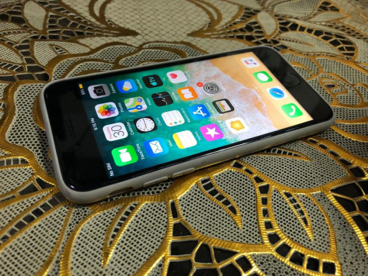 IPHONE 6 FU NO ISSUE ALL WORKING LADY OWNED