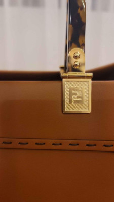 Brand New Fendi Sunshine Tote Medium