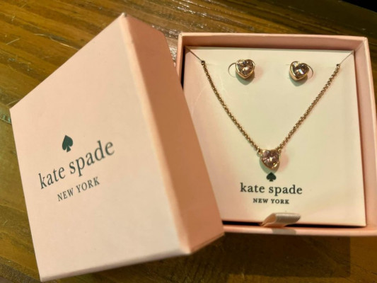 Selling my Authentic Kate spade set