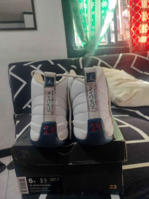 Air Jordan 12 Retro BG