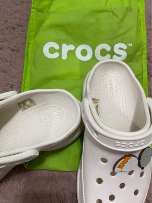 PRE LOVED ORIG CROCS BAE CLOG