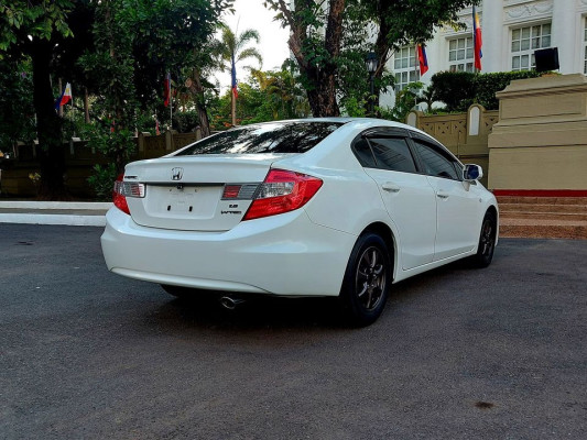 Honda Civic FB M/T (RARE)