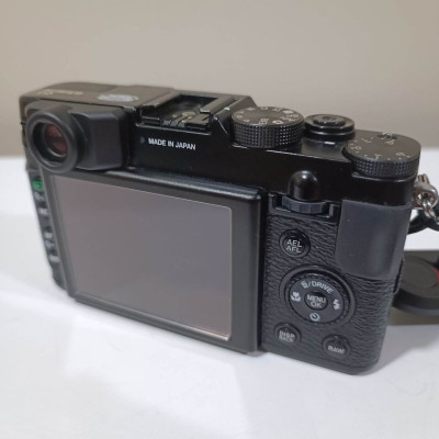 FUJIFILM X10 (please read description)