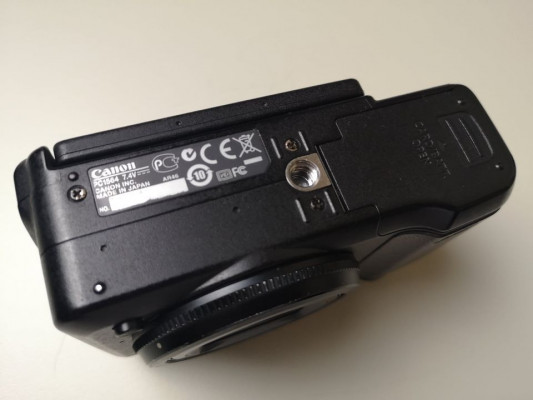 Canon Powershot G12 Compact Camera for Vlogging