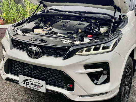 2022 Toyota fortuner gr-s