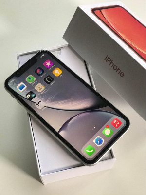 IPHONE XR 64GB