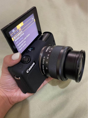 Canon EOS M100
