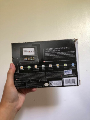 NEW Nintendo 3DS XL with Box