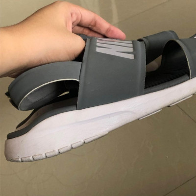 HOLIDAY SALE - FREE SHIPPING📍 PRELOVED WOMENS Nike Tanjun Sandals (US SIZE 12)