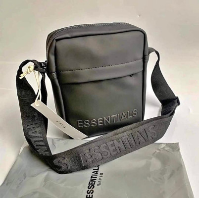 ESSENTIALS SLING BAG