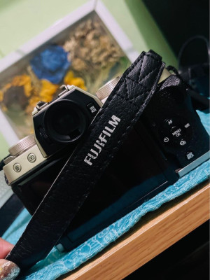 FUJIFILM XT100