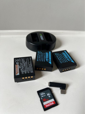 Fujifilm X-T200 Mirrorless