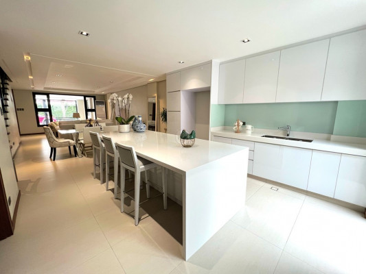 Enchanting Townhouse For Sale in Arca South