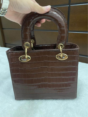 Hand bag (fashion)